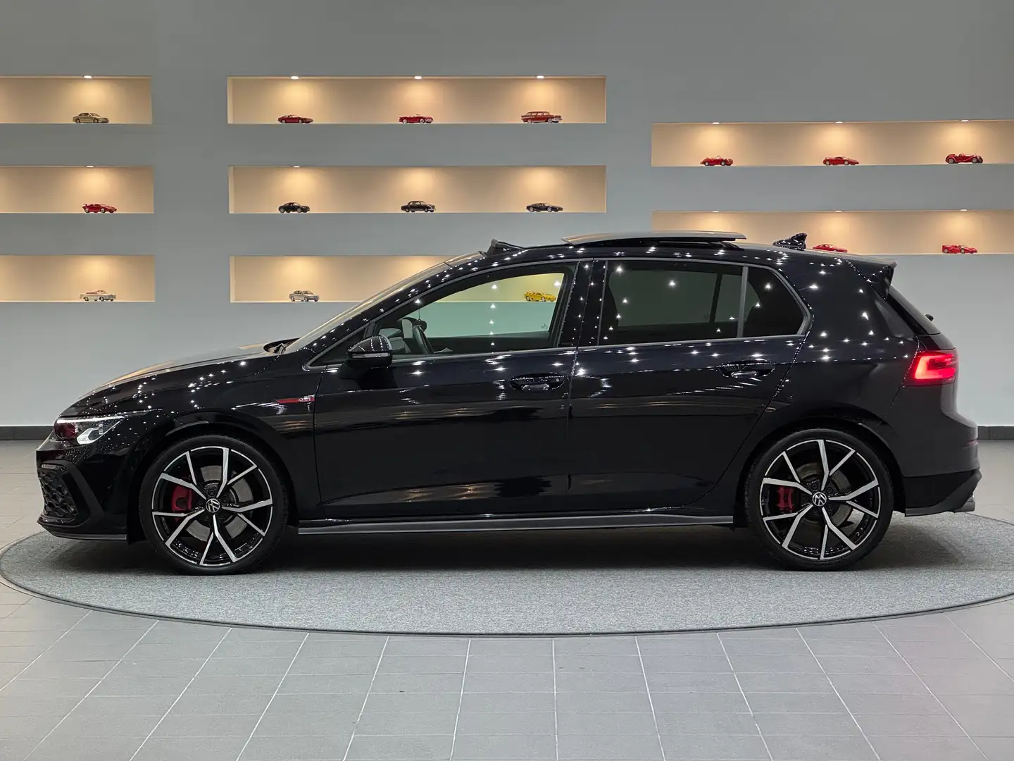 Volkswagen Golf 8 GTI DSG *Harman-Kardon*Lenkradhzg.*Pano*Standhzg Schwarz - 2
