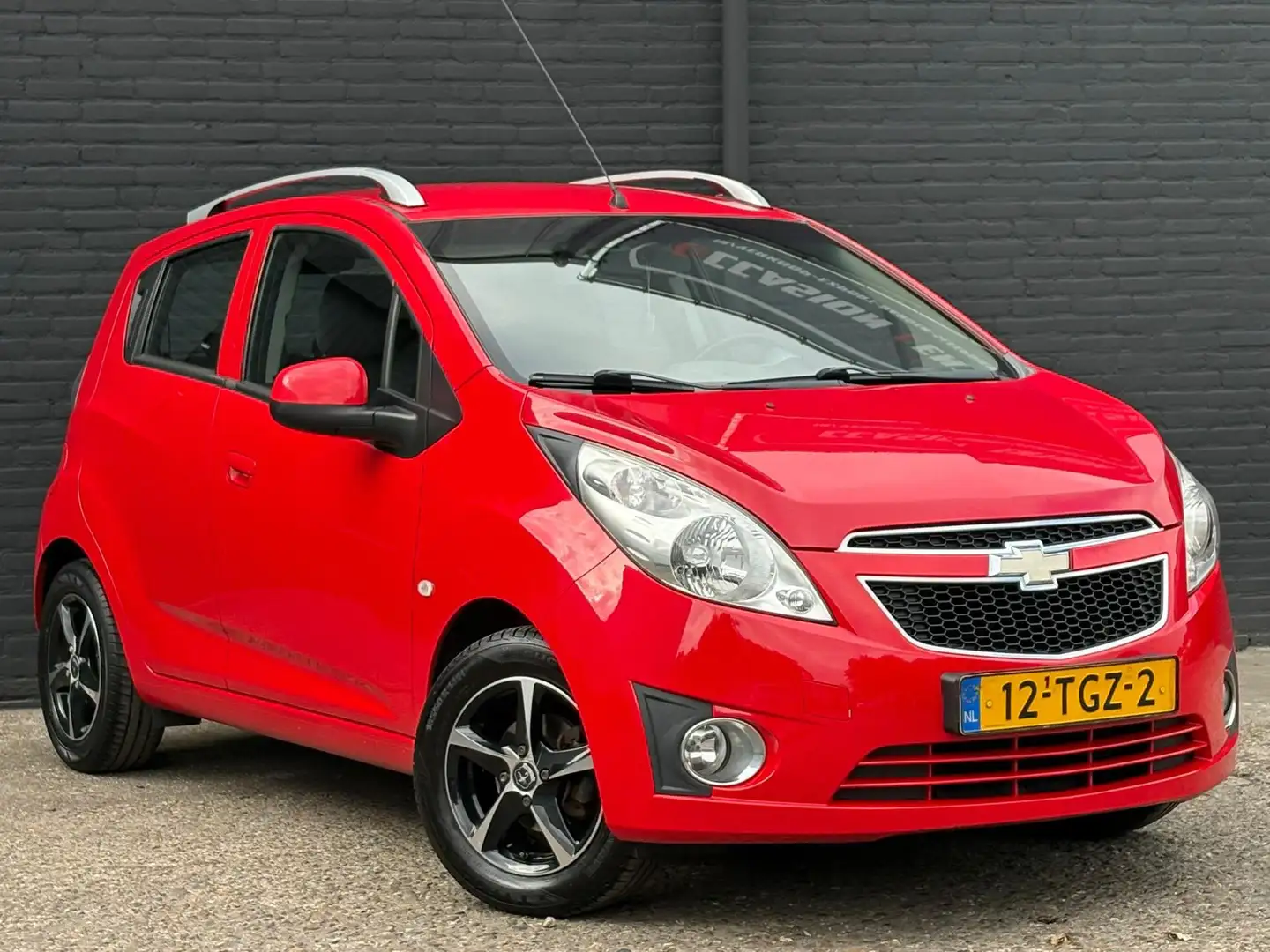 Chevrolet Spark 1.0 16V LT+ Bi-Fuel | AIRCO | ELEC PAKKET | AUX | Rojo - 2