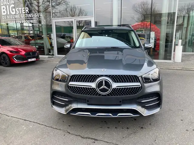 Mercedes-Benz Gle view 2