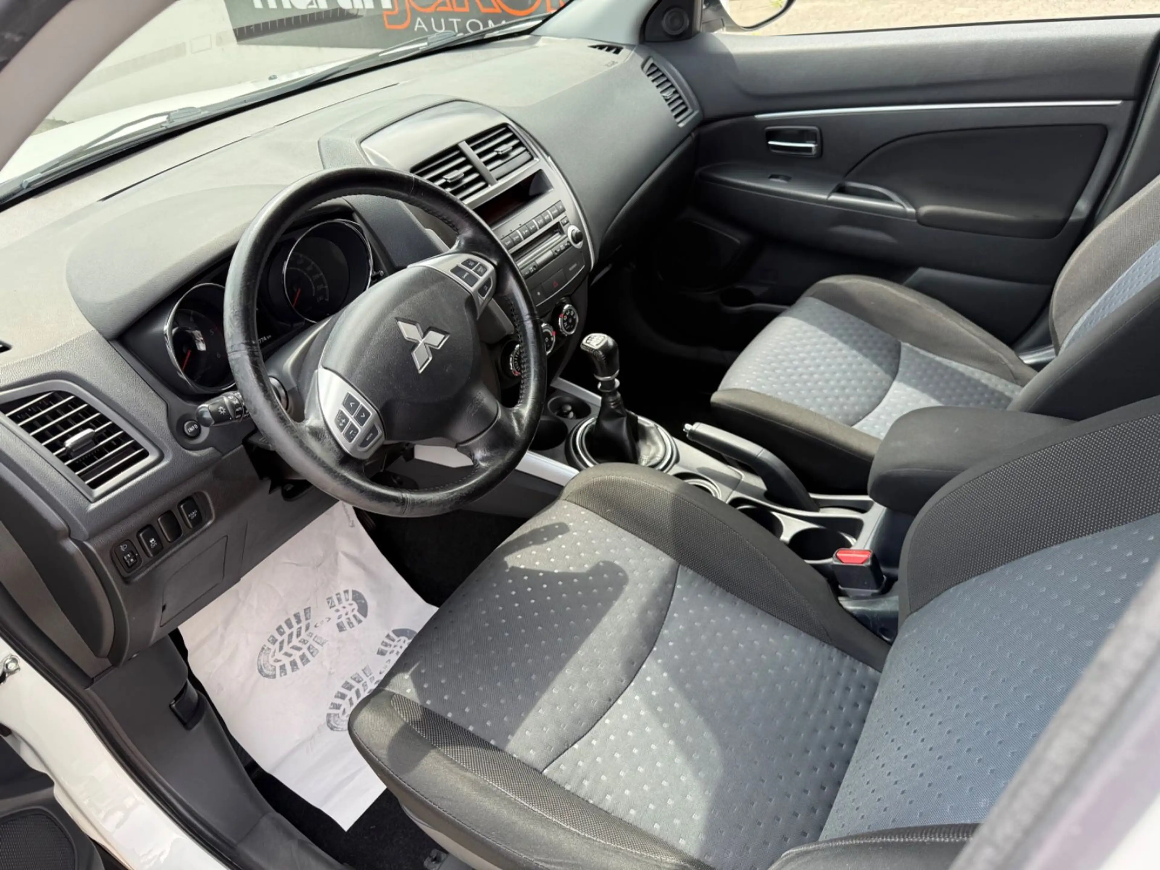 Mitsubishi ASX Edition 2WD+KAMERA+KLIMAAUTOMATIK+BC+MFL+ — photo 9