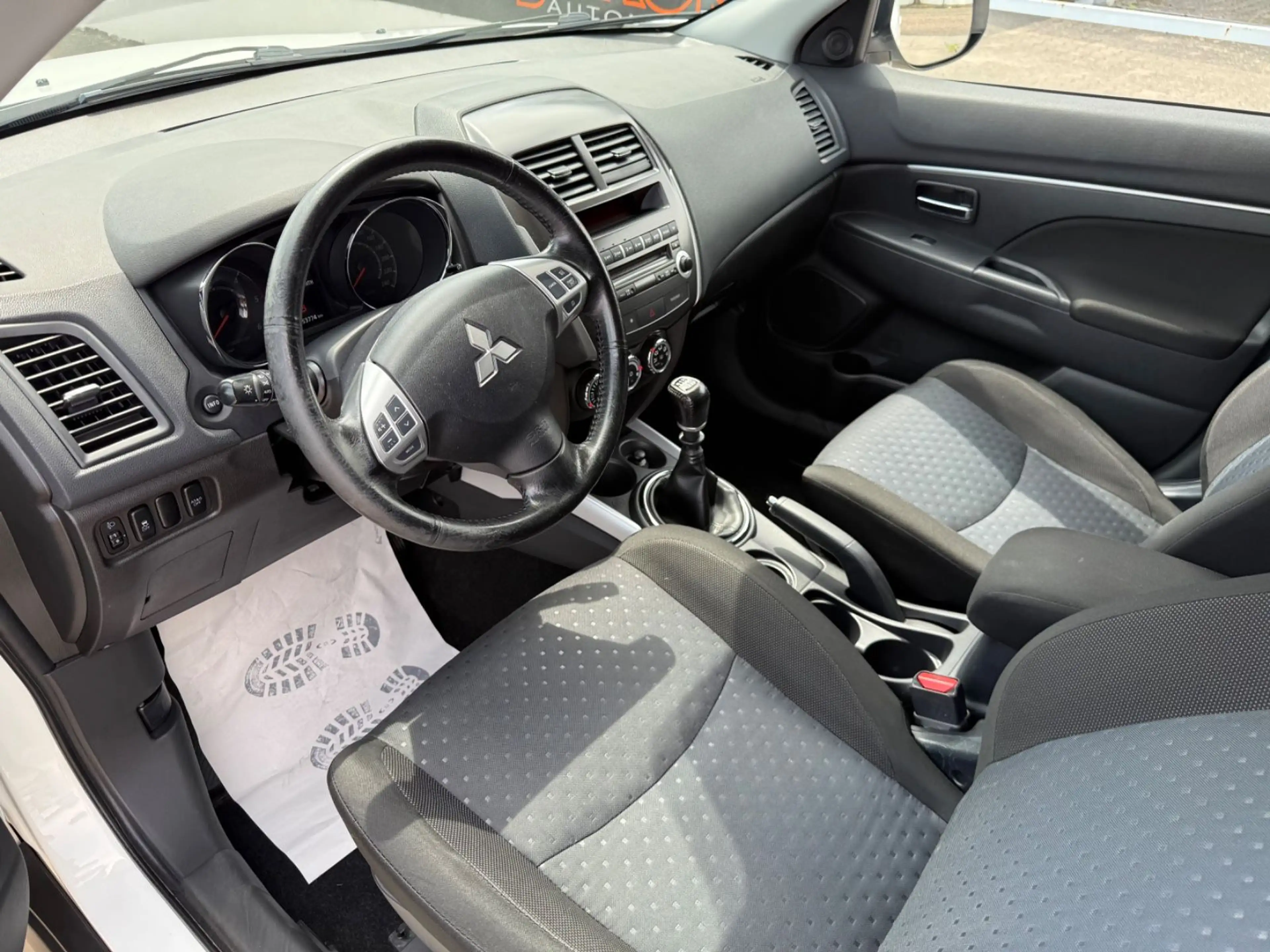 Mitsubishi ASX Edition 2WD+KAMERA+KLIMAAUTOMATIK+BC+MFL+ — photo 8