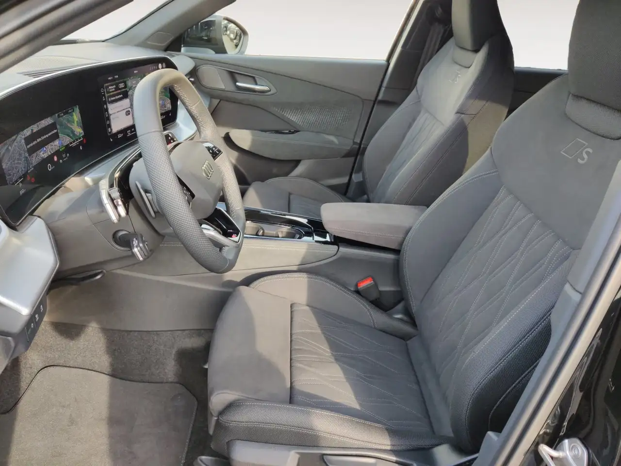 Audi Q3 SUV quattro TFSI AHK PANO 7
