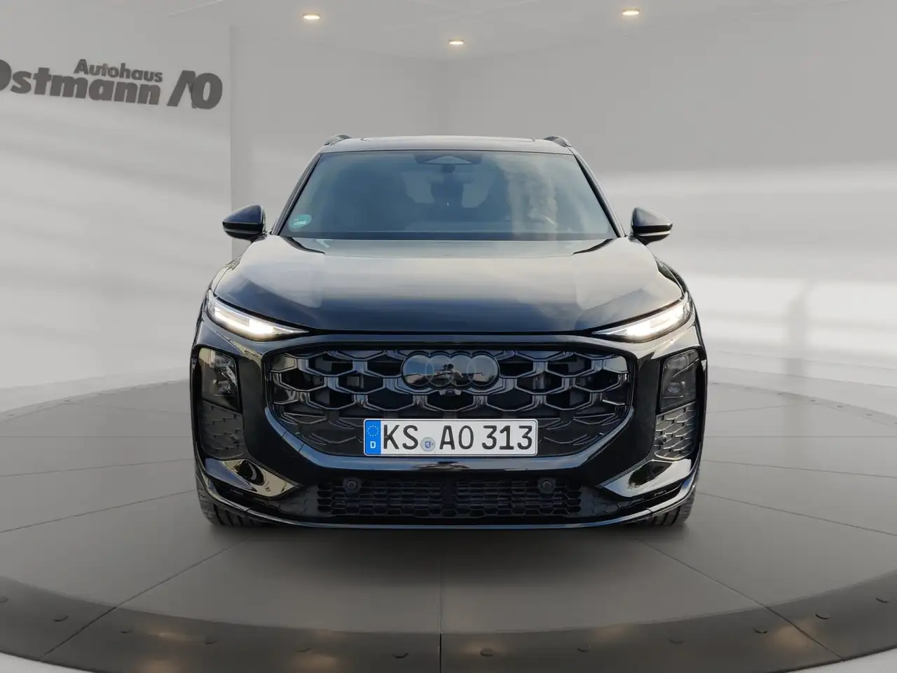 Audi Q3 SUV quattro TFSI AHK PANO 5
