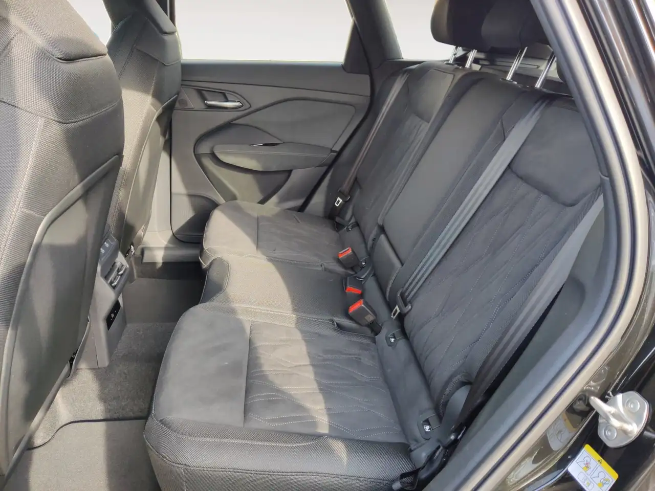 Audi Q3 SUV quattro TFSI AHK PANO 8
