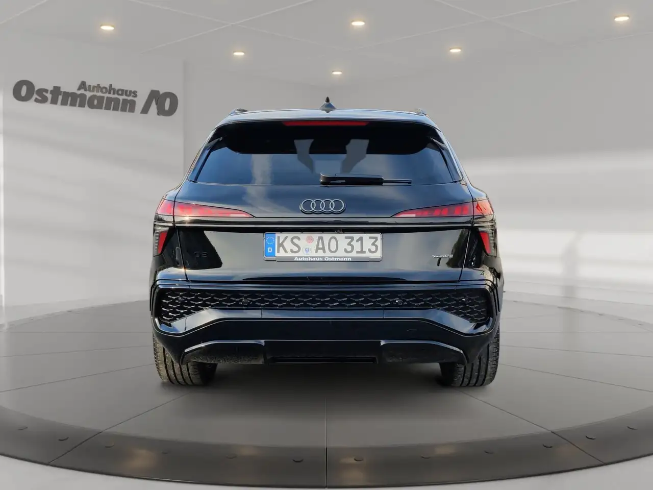 Audi Q3 SUV quattro TFSI AHK PANO 4