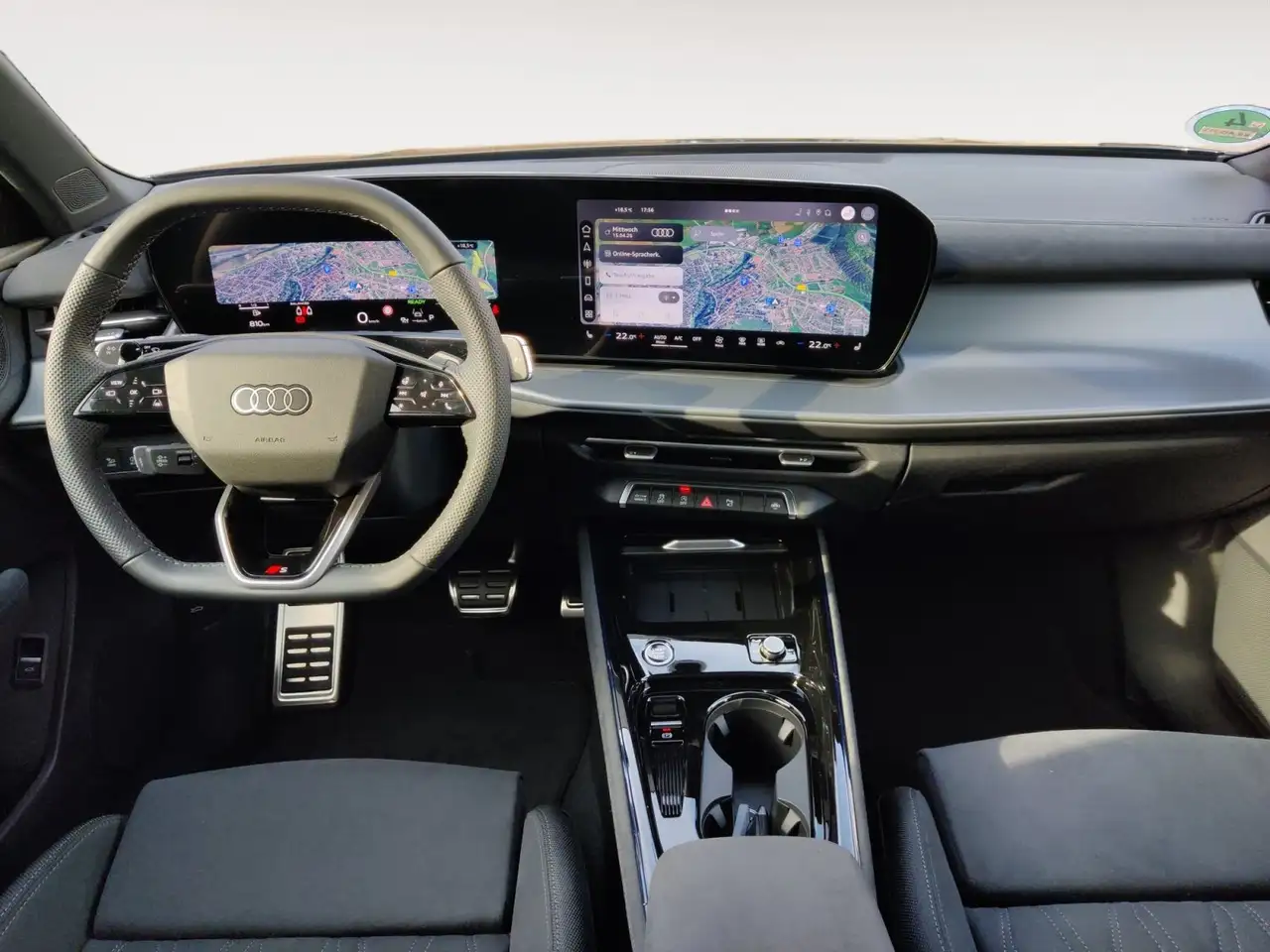 Audi Q3 SUV quattro TFSI AHK PANO 9