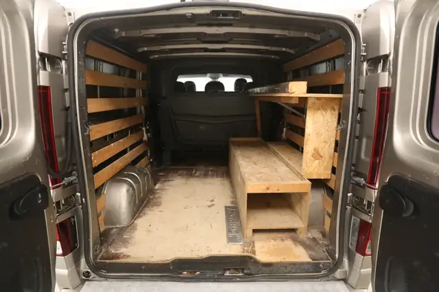 Opel Vivaro view 6