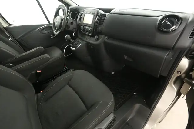 Opel Vivaro view 24