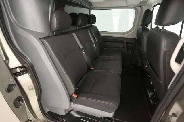 Opel Vivaro view 12