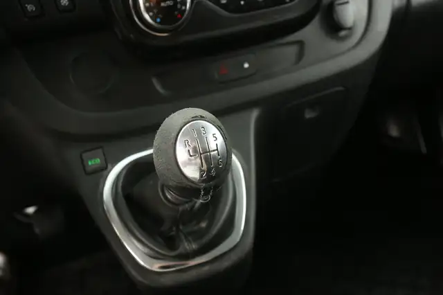 Opel Vivaro view 22