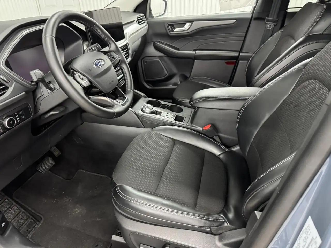 Ford Escape снимка Ford Escape