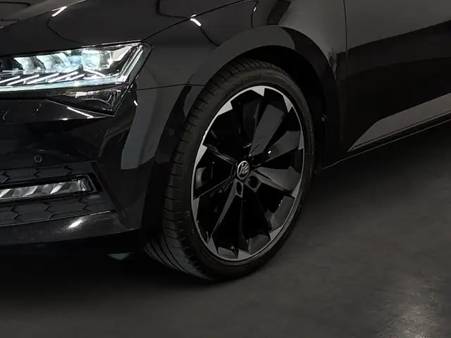 Skoda Superb view 13