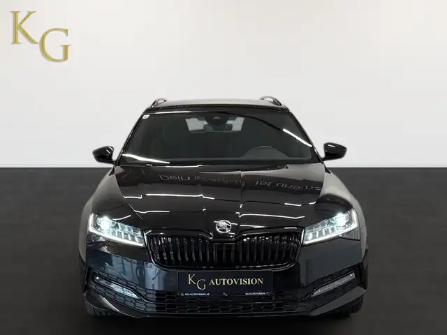 Skoda Superb view 11