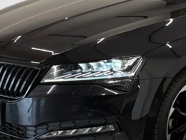 Skoda Superb view 12