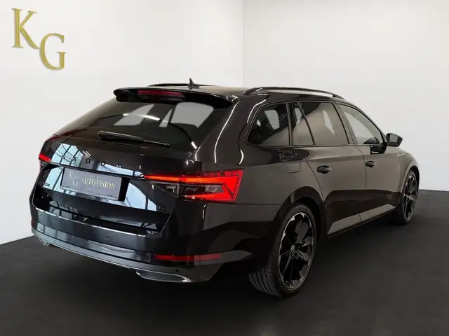 Skoda Superb view 7