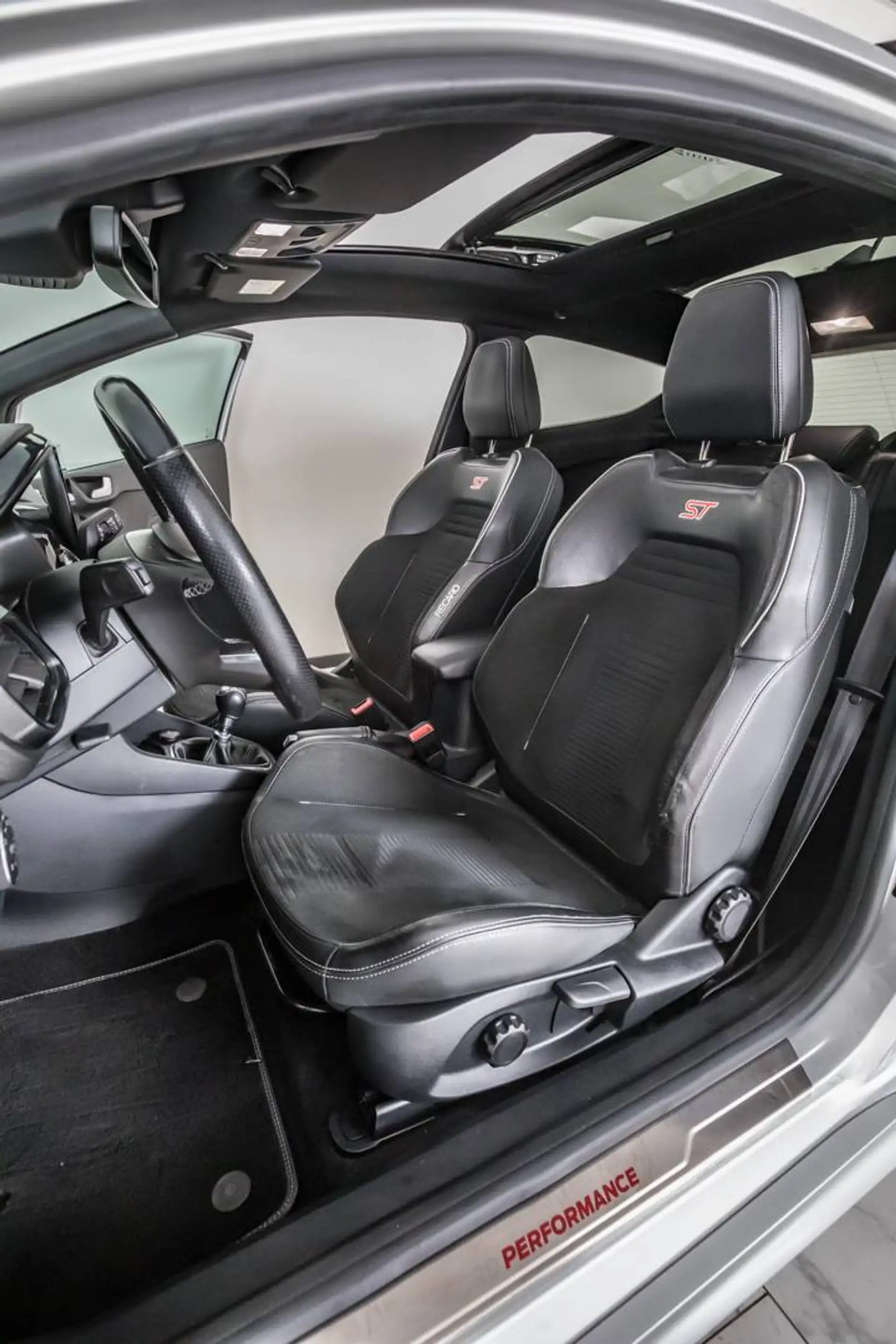 Ford Fiesta ST 1.5 Pack Sport — photo 12