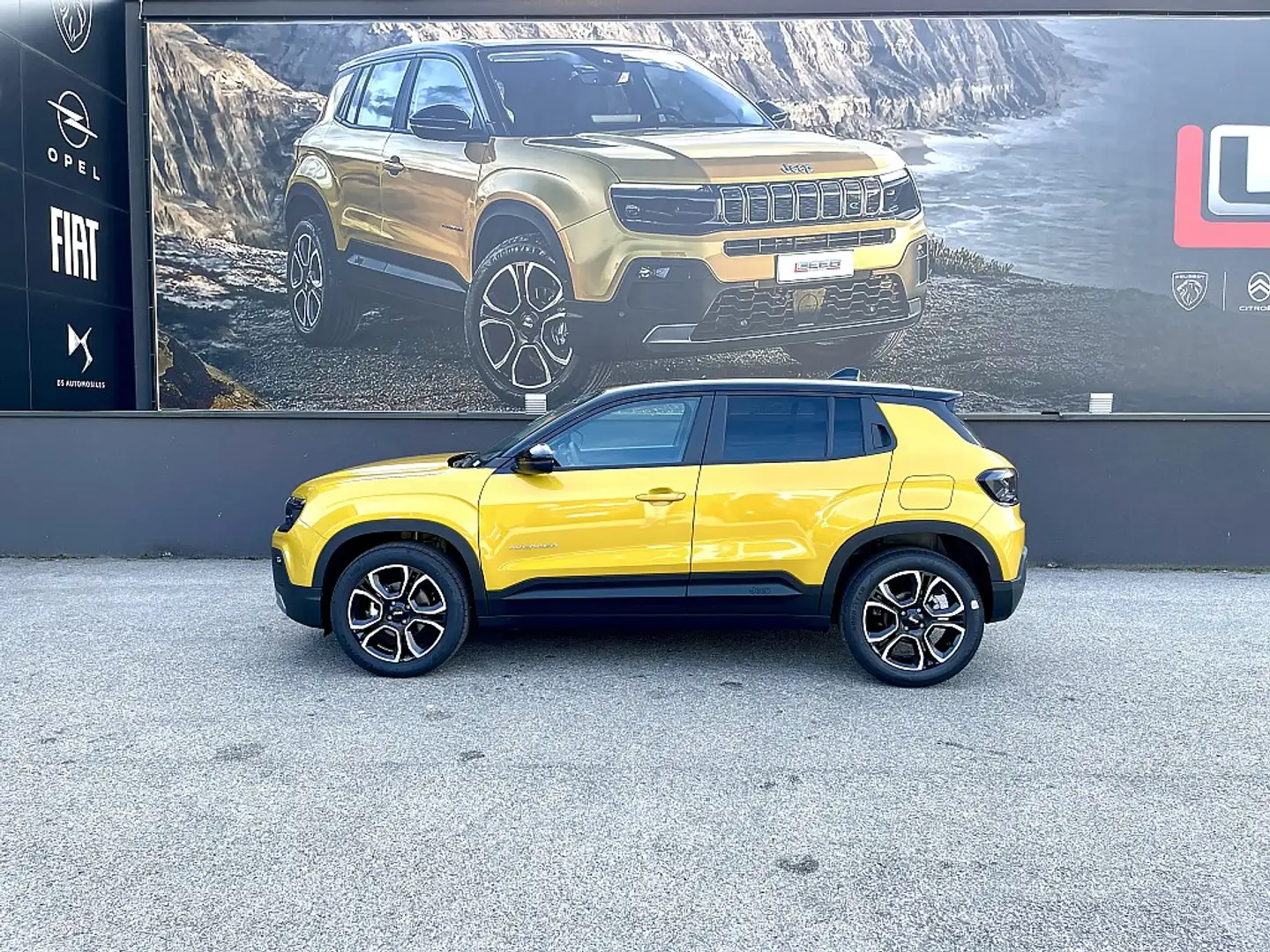 Jeep Avenger 1.2 GSE T3 Altitude inkl. Winterpaket & LED-Sty... Gelb - 2