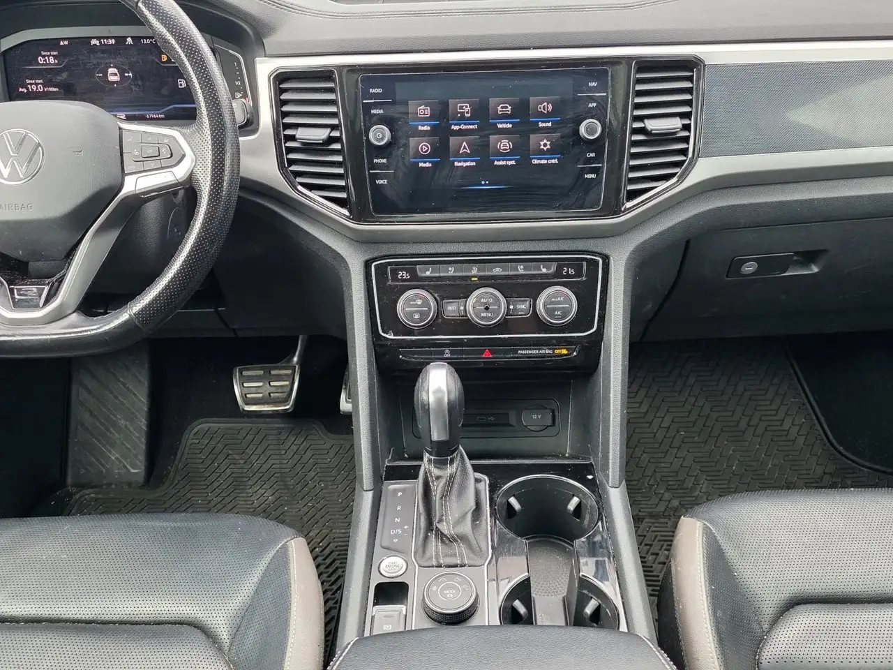 Volkswagen Atlas снимка Volkswagen Atlas
