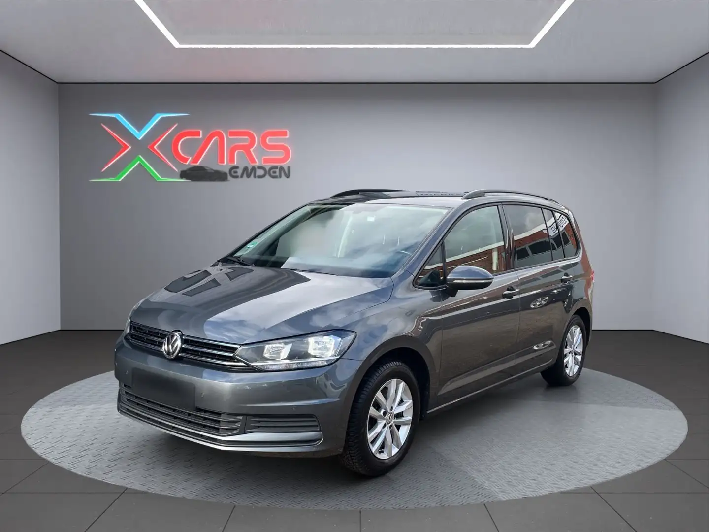 Volkswagen Touran 1.2 TSI Comfortline BMT 7-Sitzer/Navi Grijs - 1