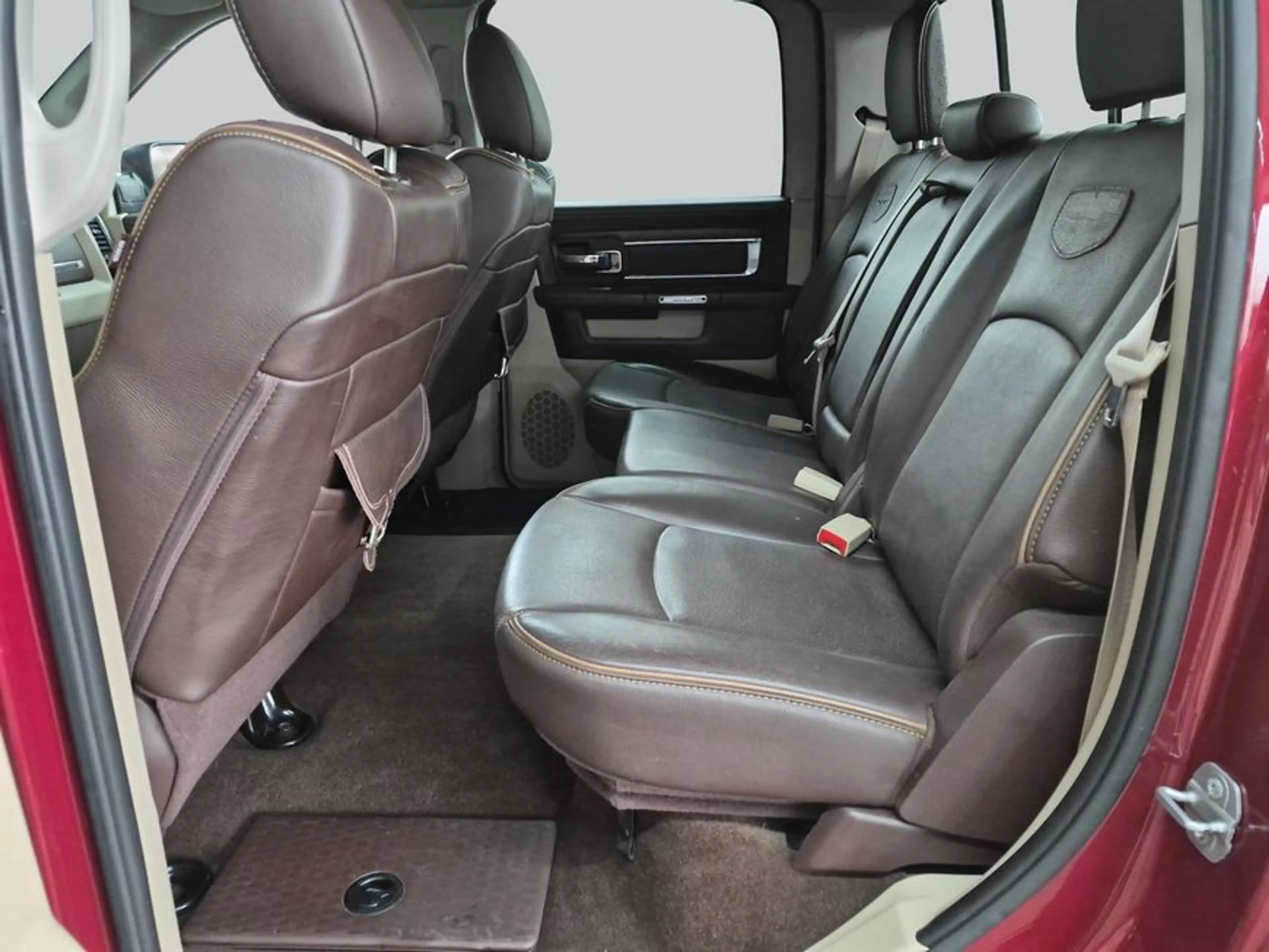 Dodge RAM 1500 Pickup 5.7 HEMI V8 Crew Cab — photo 11