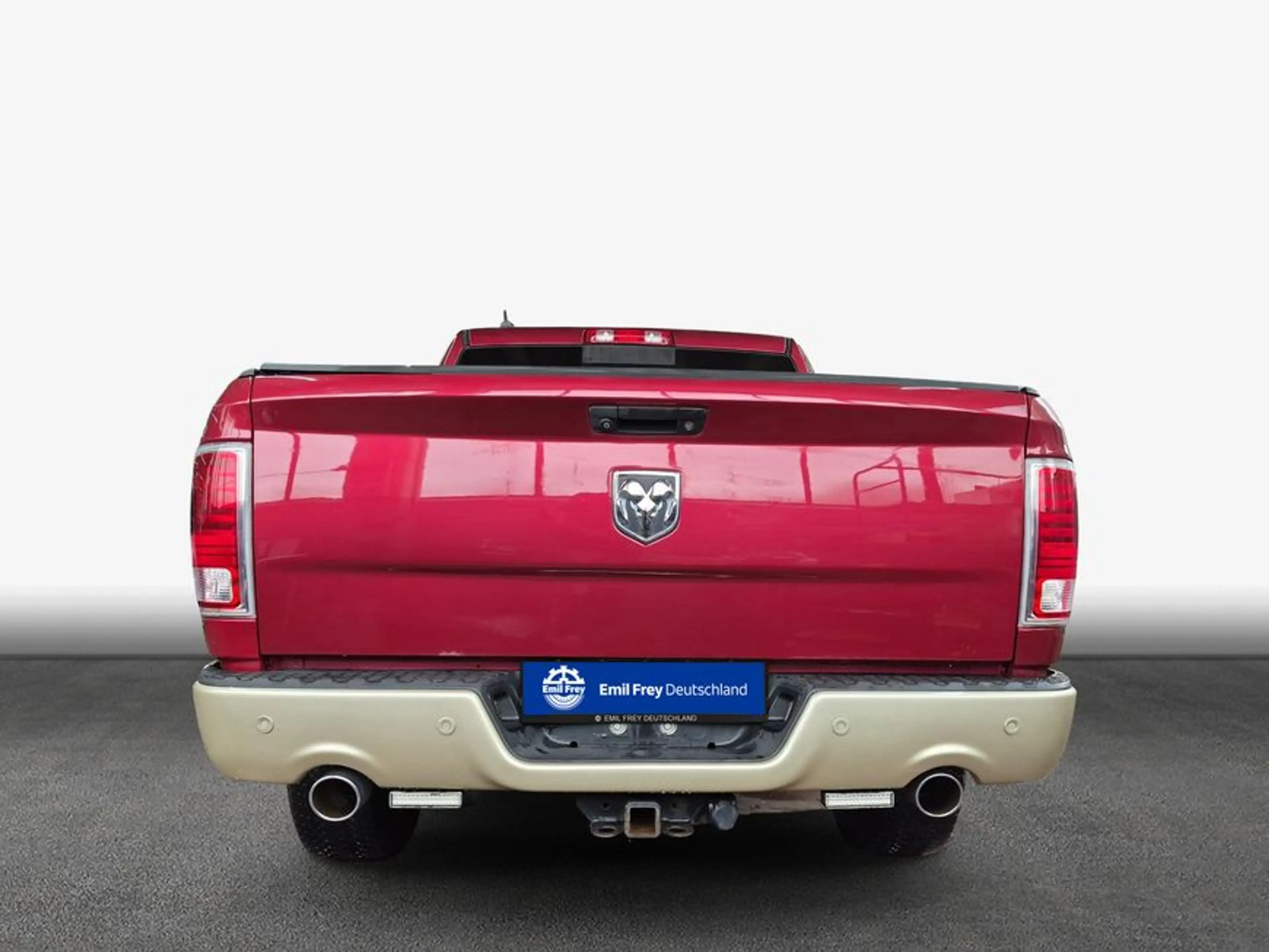Dodge RAM 1500 Pickup 5.7 HEMI V8 Crew Cab — photo 5