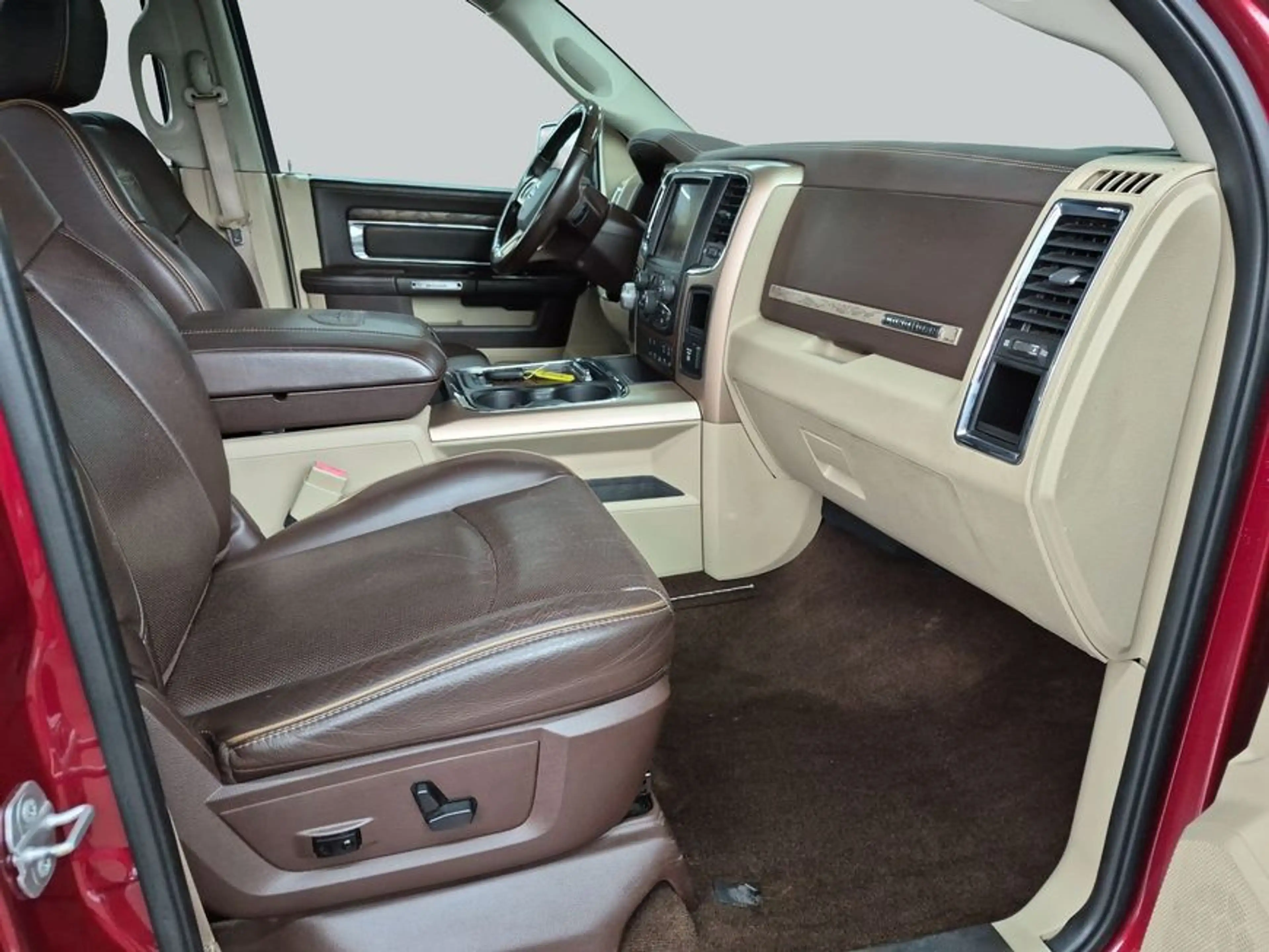 Dodge RAM 1500 Pickup 5.7 HEMI V8 Crew Cab — photo 12