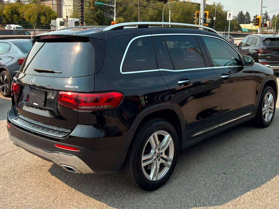 2023 Mercedes-Benz GLB — view 5