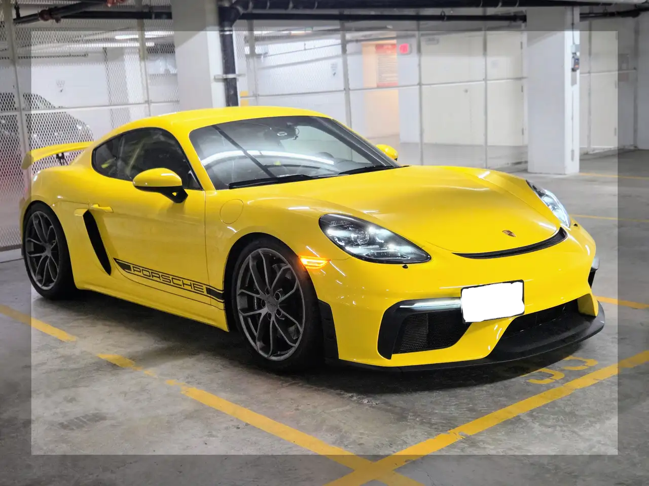 2022 Porsche 718 Cayman