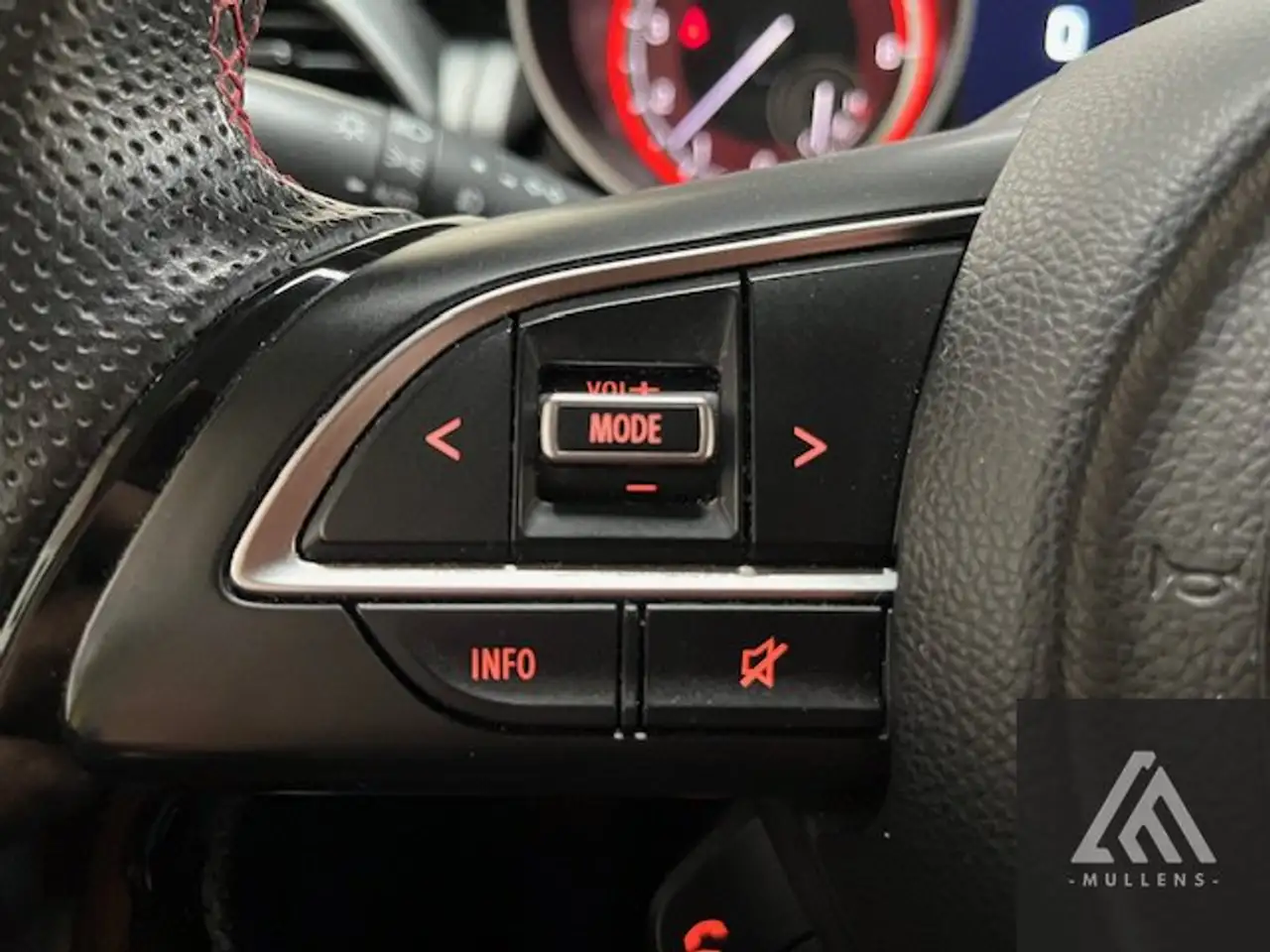 Suzuki Swift 1.4 Sport 48V Hybrid + extra set velgen en banden 16