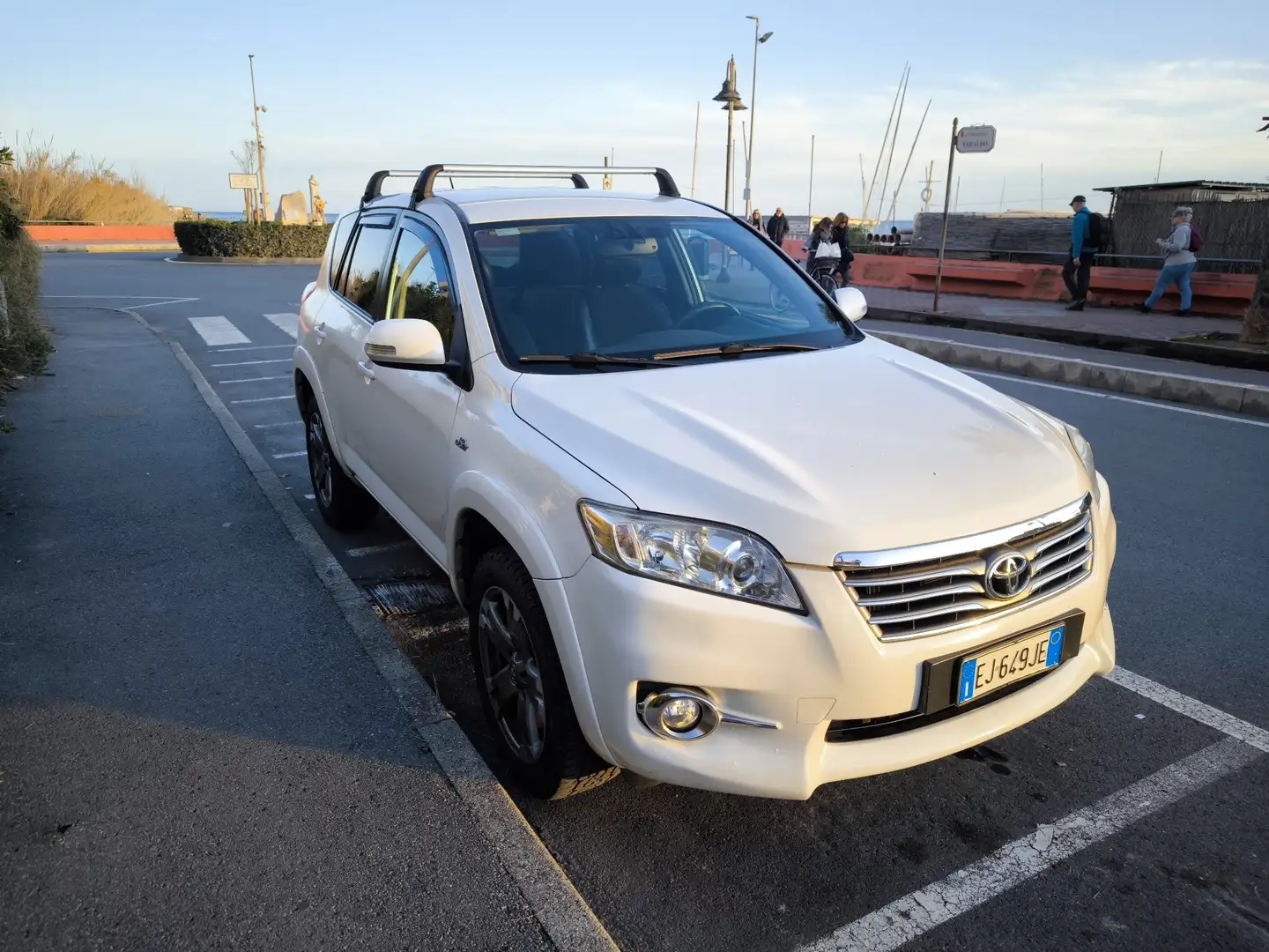 Toyota RAV 4 RAV4 Crossover 2.2 d-4d Executive 150cv auto - 1