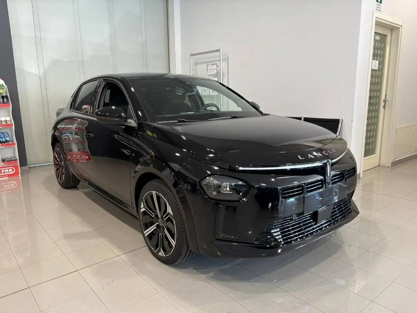 Lancia Ypsilon 1.2 mhev LX e-dct Zwart - 2