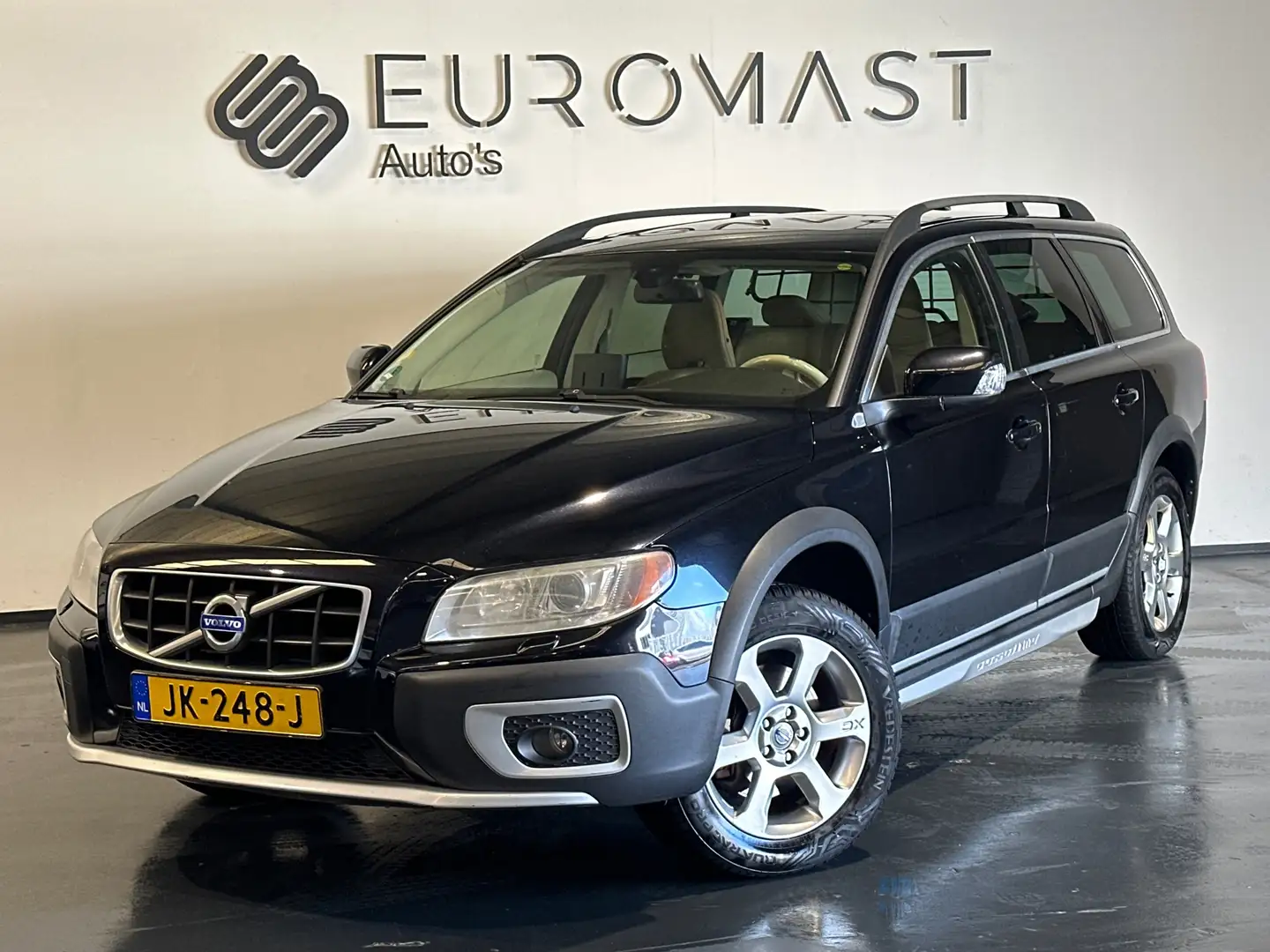 Volvo XC70 2.4D Momentum Airco - Leder - Negro - 1