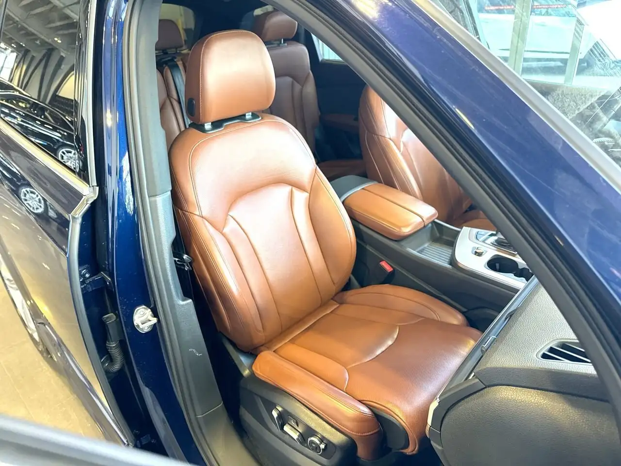 Audi Q7 снимка Audi Q7