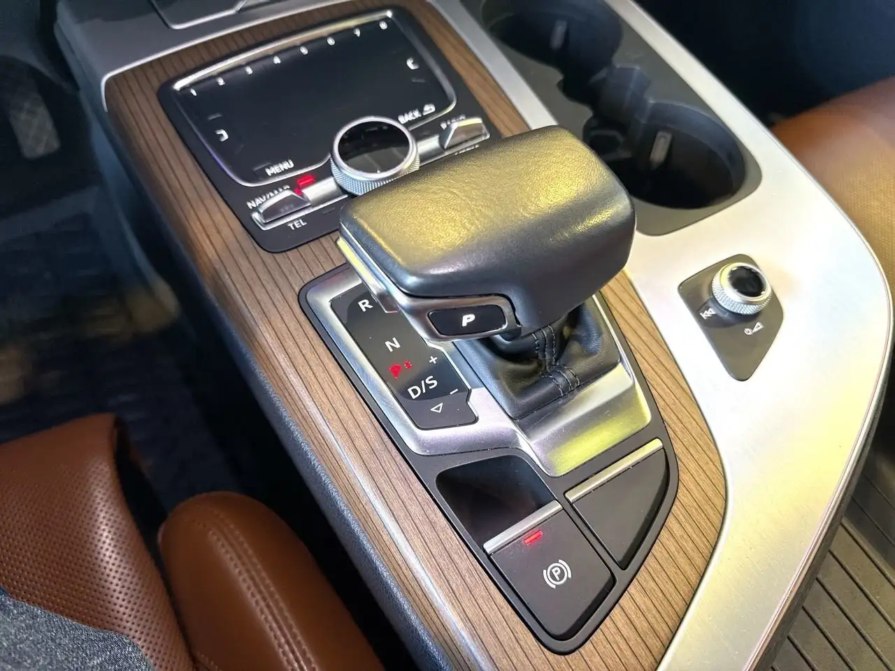 Audi Q7 снимка Audi Q7