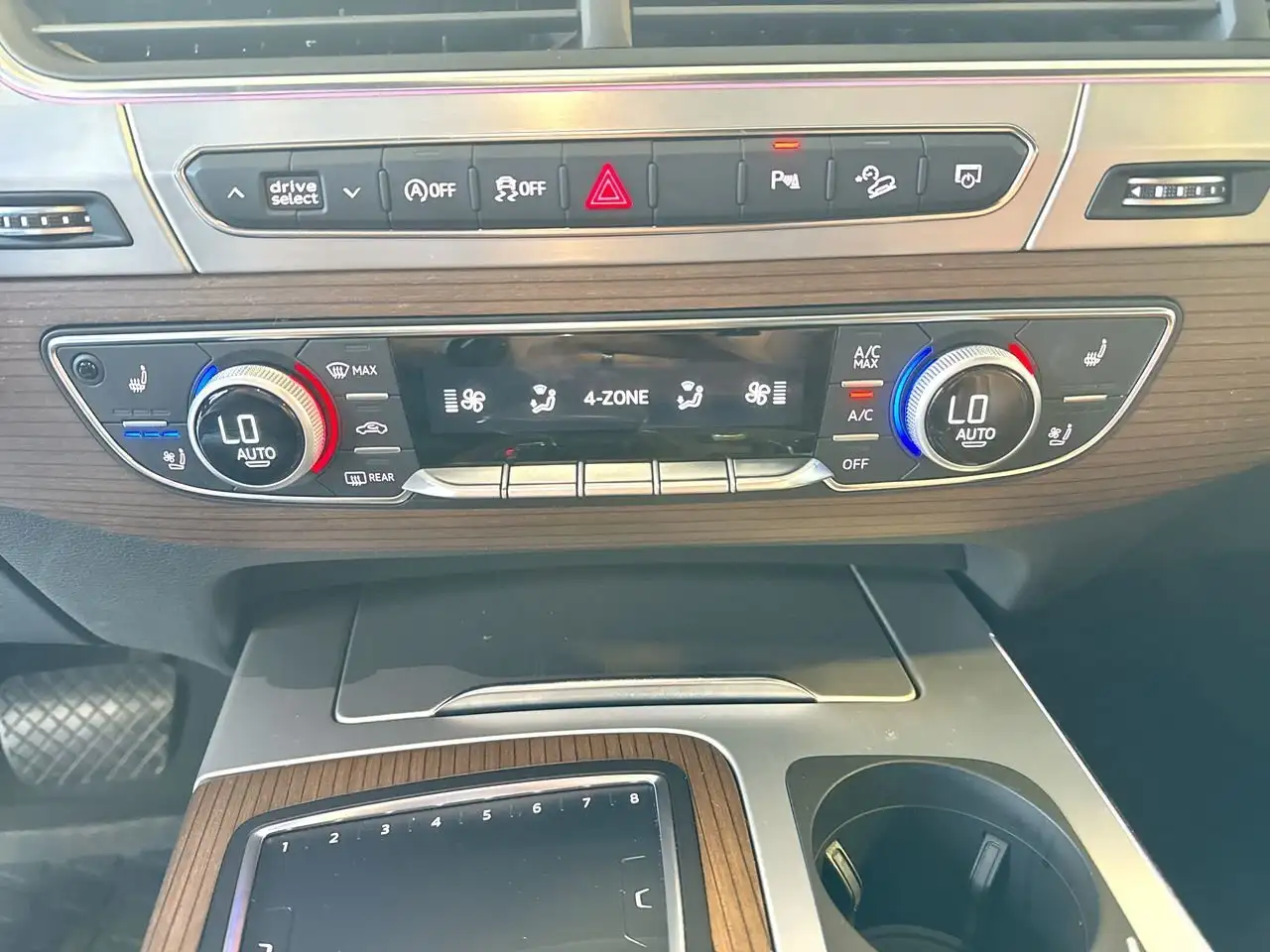 Audi Q7 снимка Audi Q7