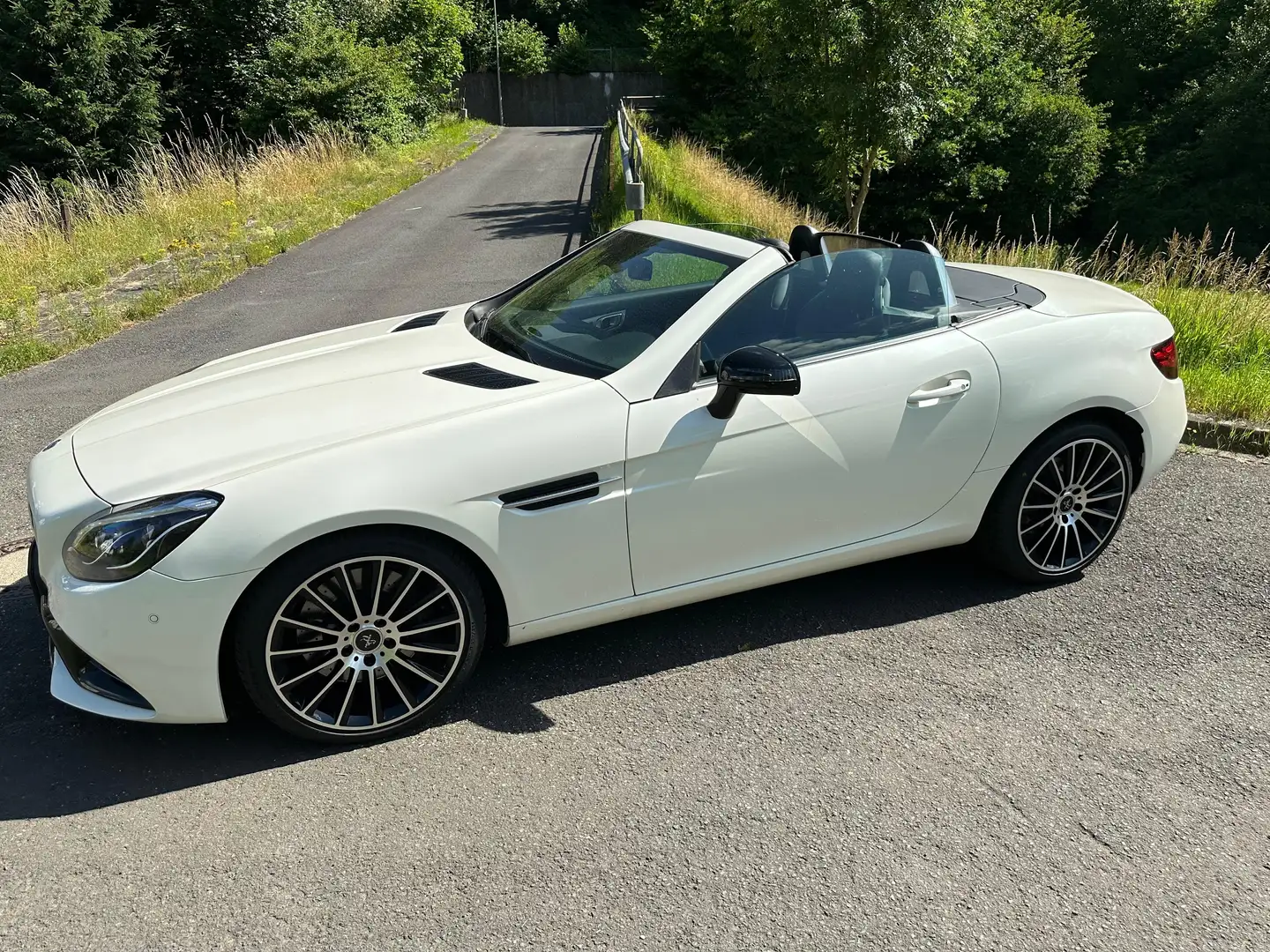 Mercedes-Benz SLC 300 9G-TRONIC - 2