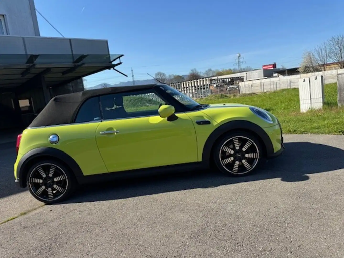 MINI Cooper S Cabrio MINI Cooper S Cabrio Grün - 2