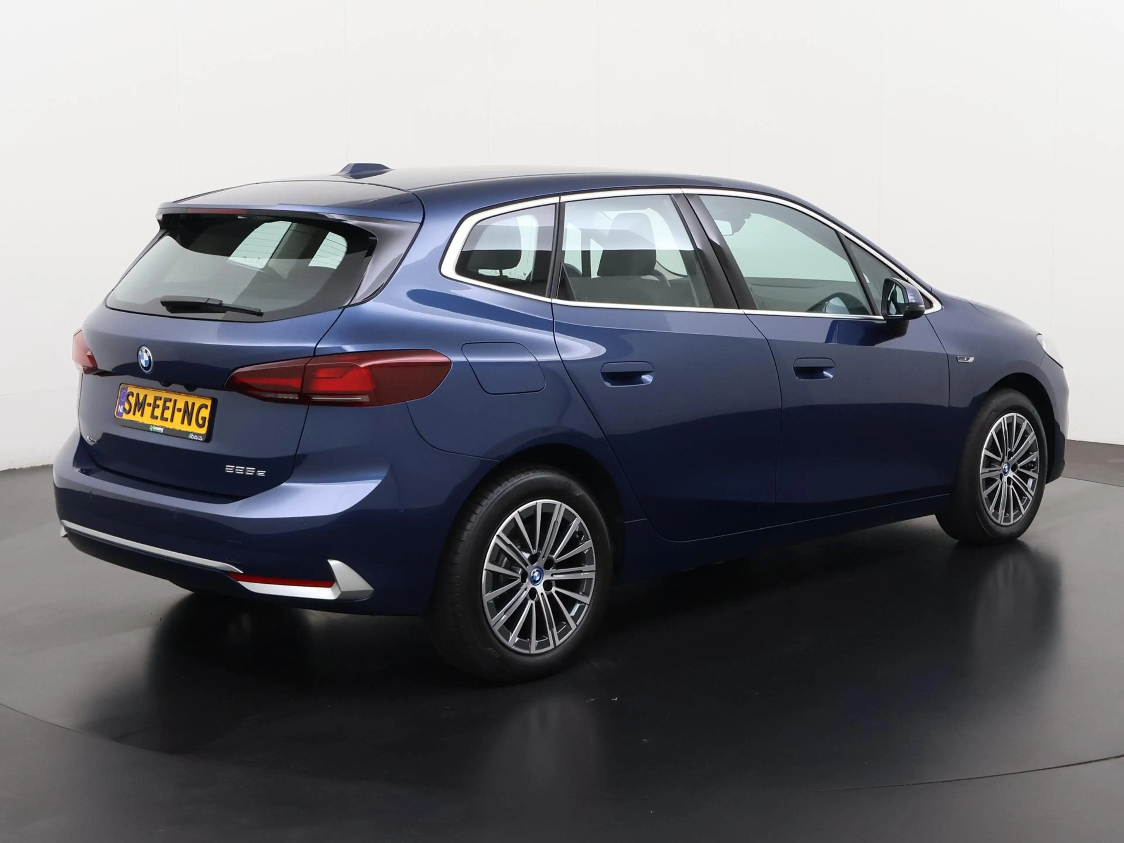 BMW 225 2-serie Active Tourer 225e xDrive Luxury Line | Le — photo 4
