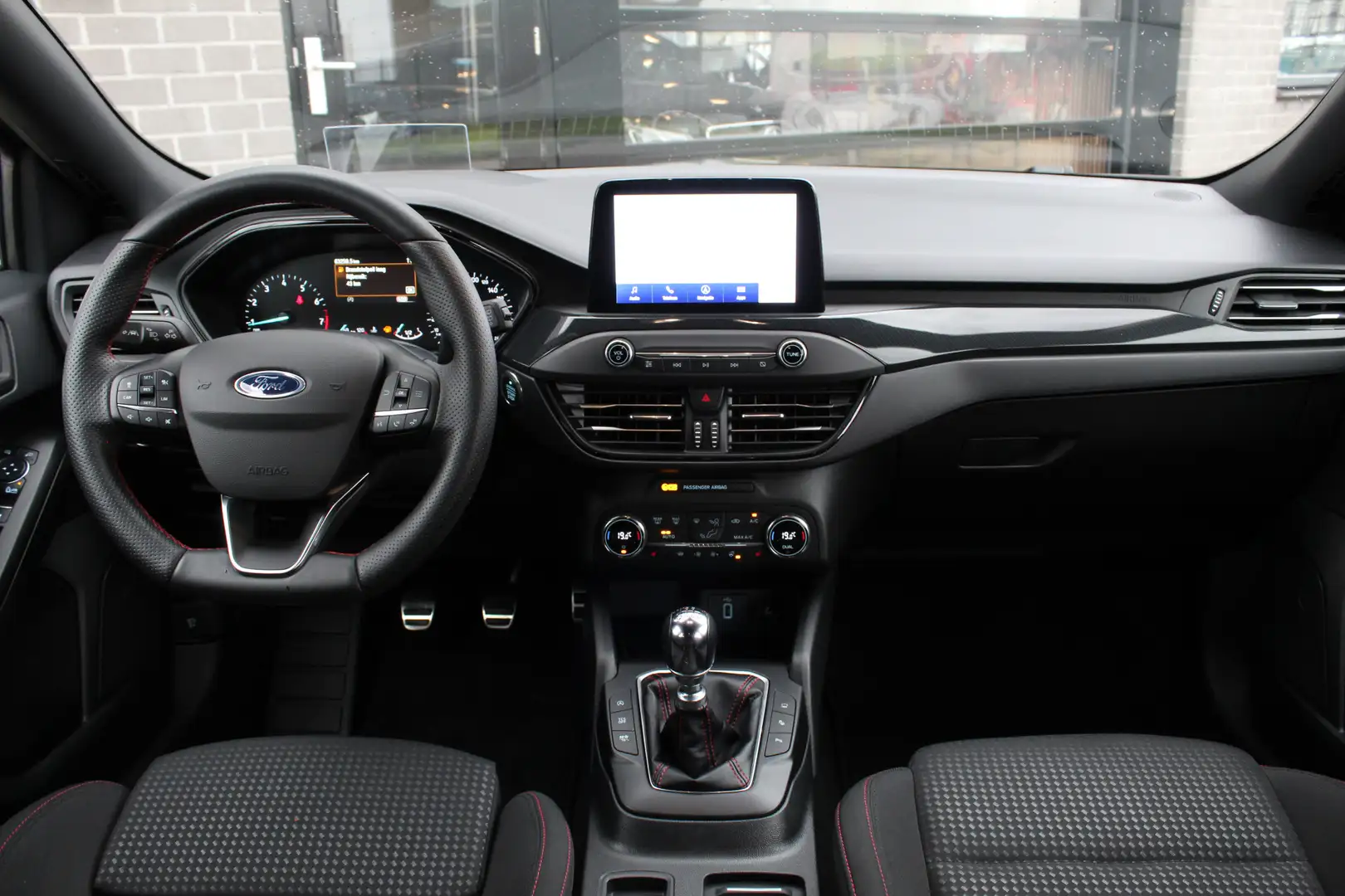 Ford Focus Wagon 1.0 EcoBoost Hybrid ST Line / HUD / Stoel/st Grau - 2