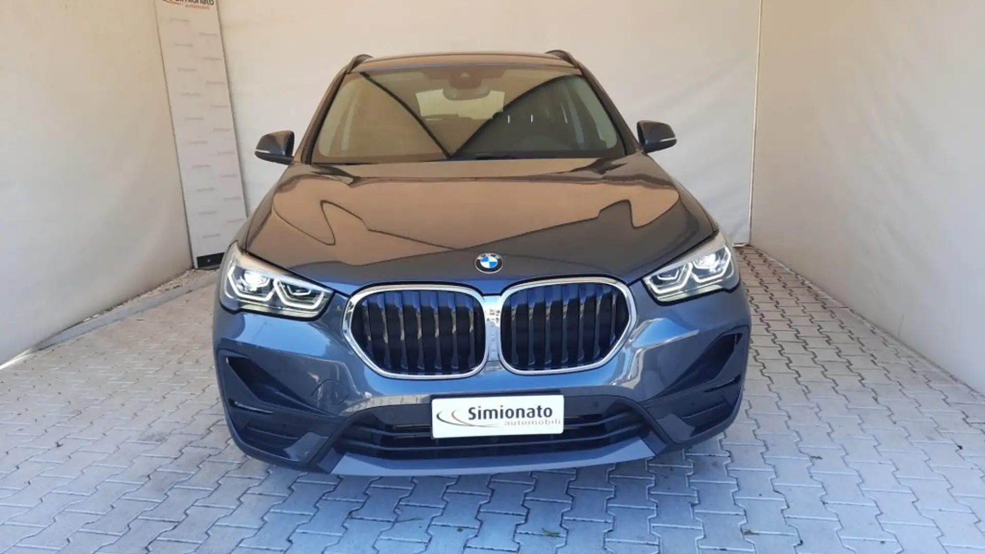 BMW X1 sDrive18d Business Advantage Grigio - 2