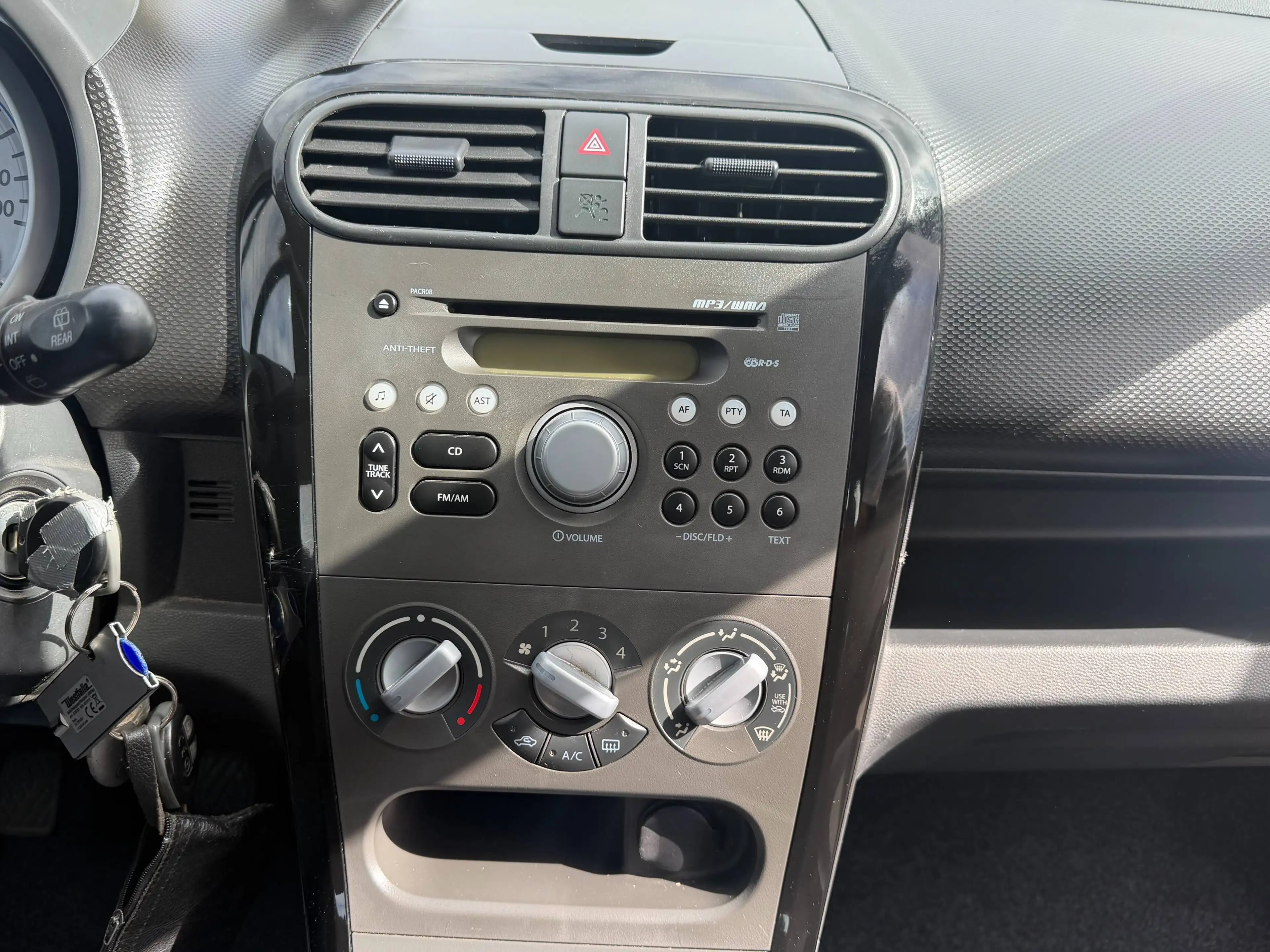 Suzuki Splash Splash Basic/Klima/1.Ha/Eu5/TÜV NEU/5Tür/ZV/ — photo 15