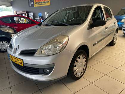 Renault Clio 1.2-16V Special Line Netjes voor leeftijd en KM-st