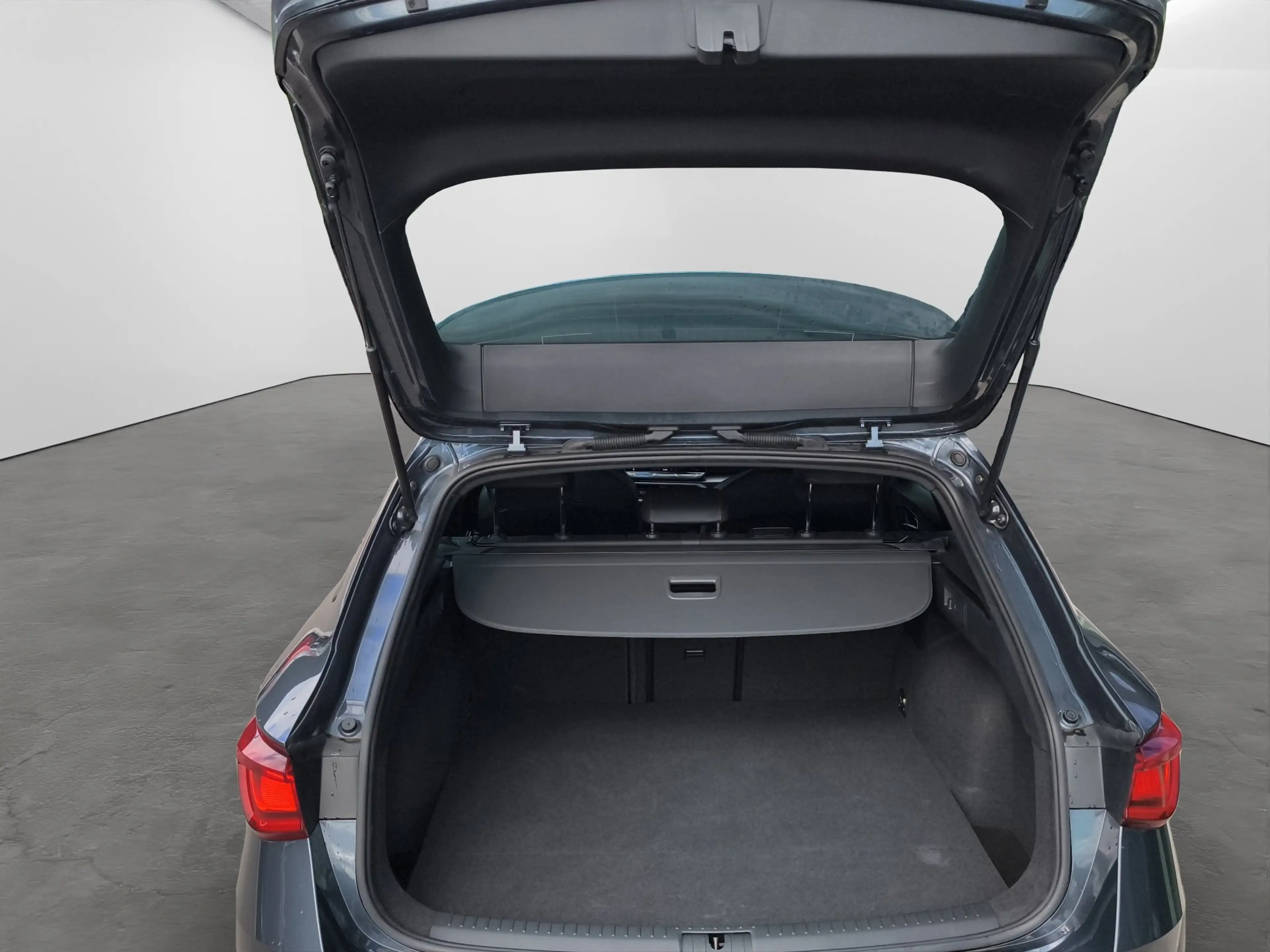 SEAT Leon e-Hybrid Leon Sportstourer 1.5 e-Hybrid DSG FR LED NAVI ACC — photo 8