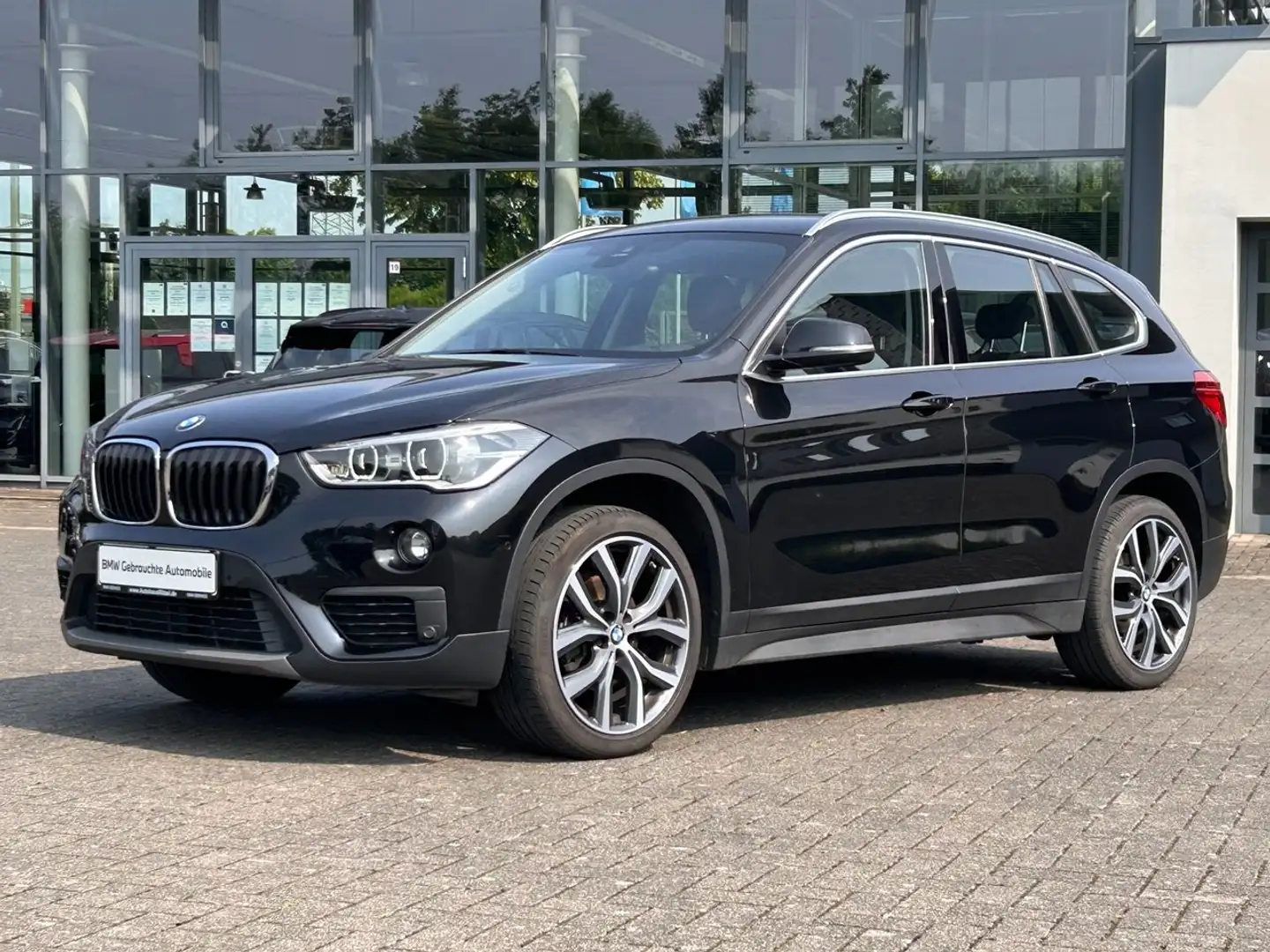 BMW X1 xDrive18d Aut. Advantage / AHK / Rückfahrkamera Noir - 1