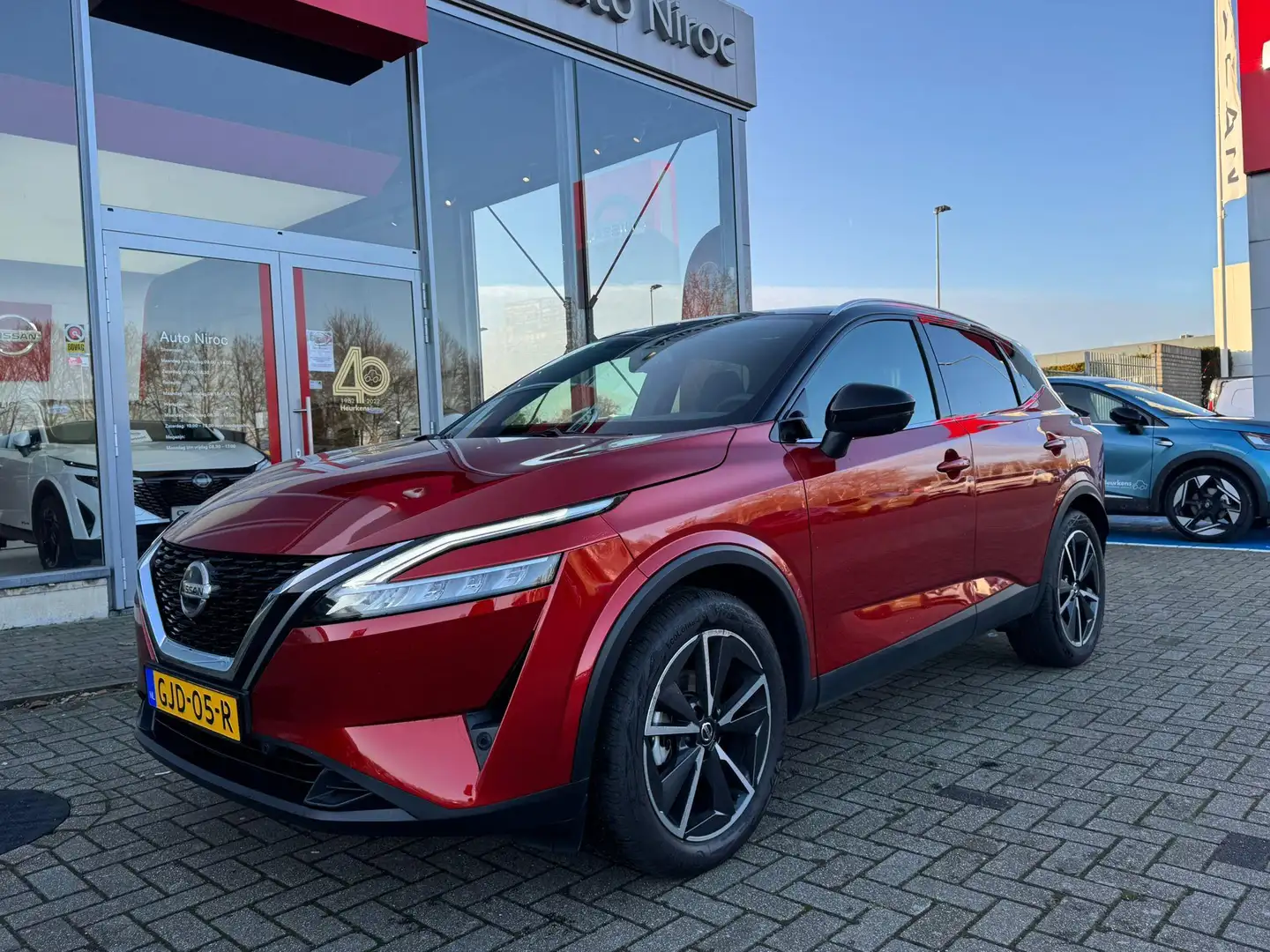 Nissan Qashqai 1.3 MHEV Tekna | PANORAMADAK | NAVIGATIE | CAMERA Rood - 2