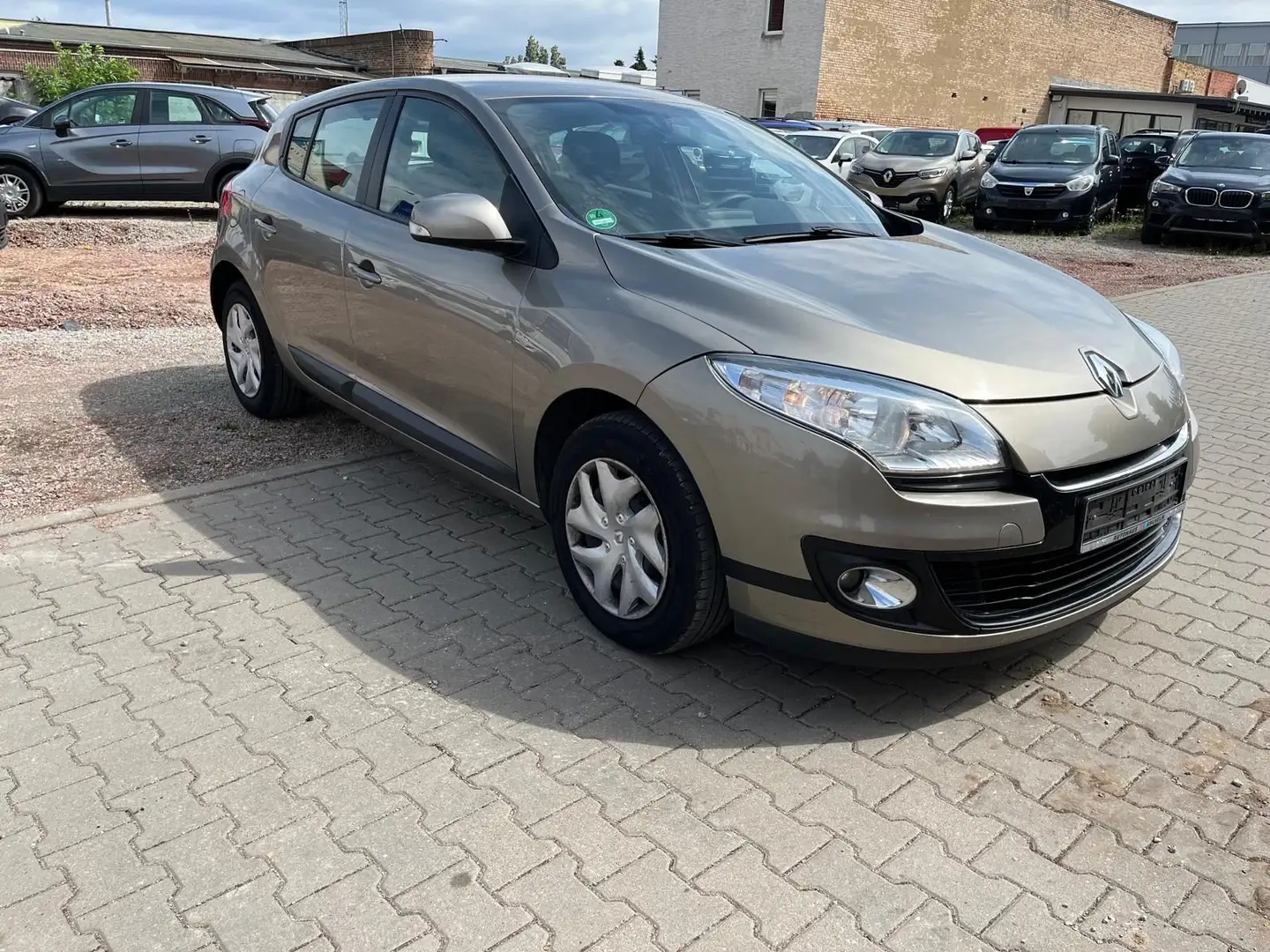 Renault Megane III dCi110 Expression Energy*Navi*Kamera Beige - 2
