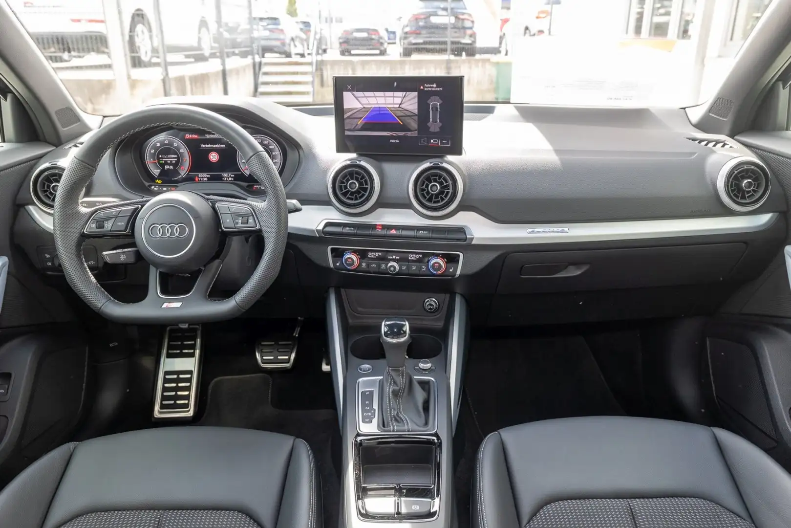 Audi Q2 advanced 40 TFSI qu. S tr.(AHK, Matrix, GRA, RF Grau - 2