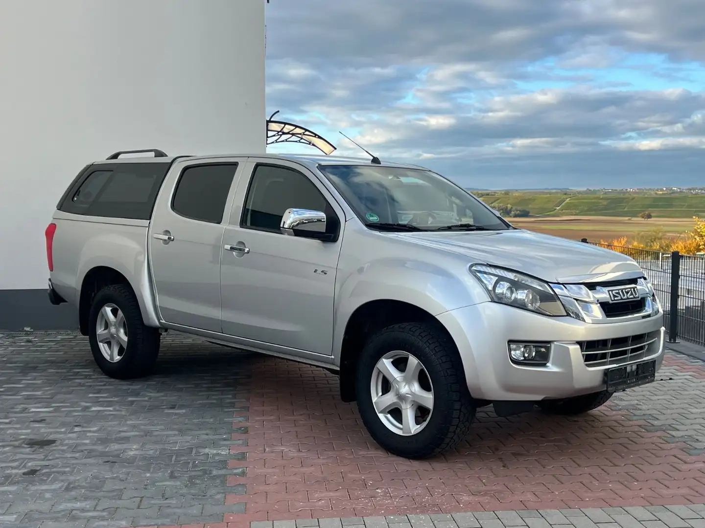 Isuzu D-Max DoKa 4WD LS*NUR 125TKM*1HAND*HARDTOP*AHK* Blau - 1