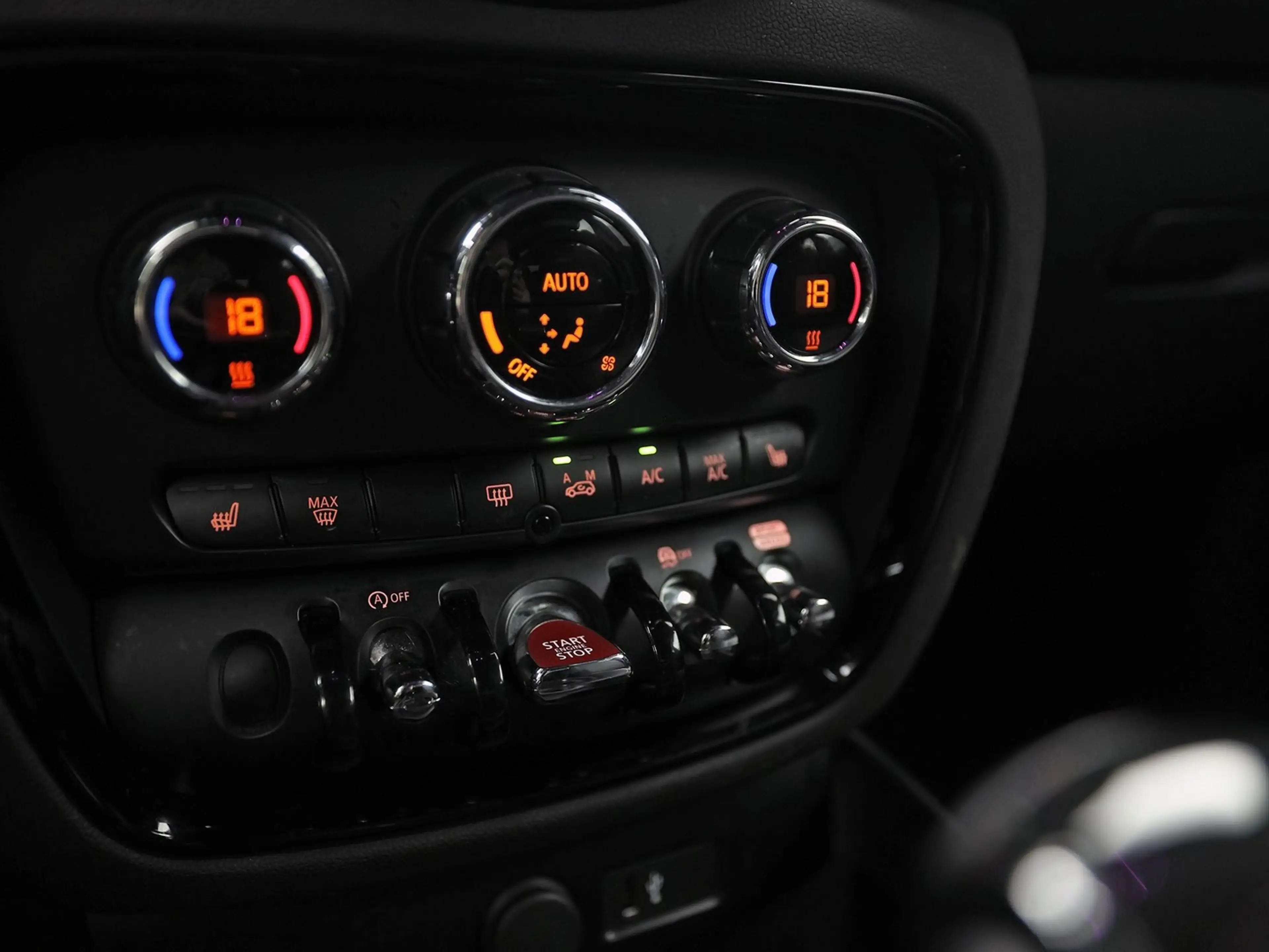 MINI One Clubman 1.5 Sport Automaat (FACELIFT, NAVIGATIE, DEALER ON — photo 9