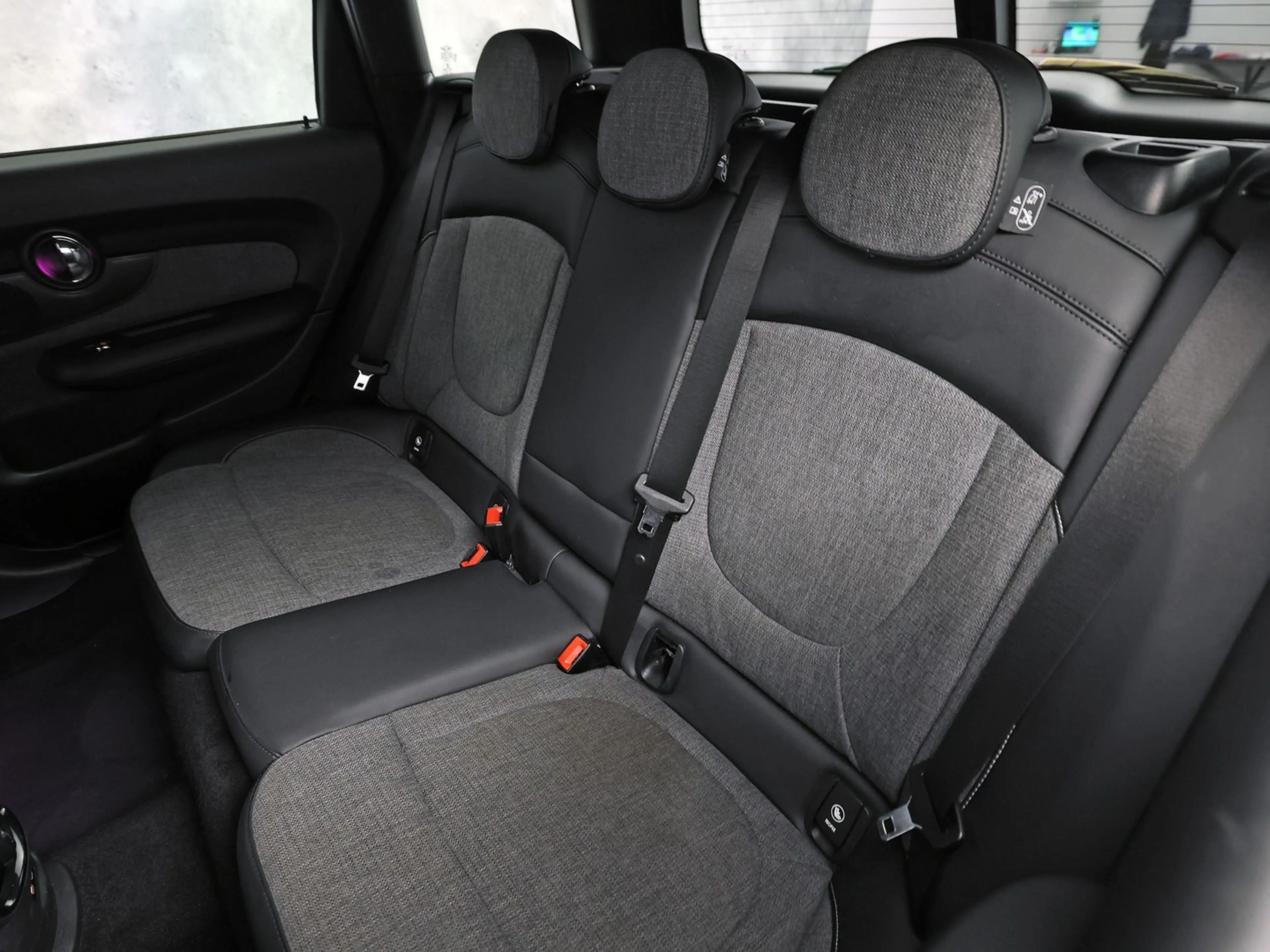 MINI One Clubman 1.5 Sport Automaat (FACELIFT, NAVIGATIE, DEALER ON — photo 17